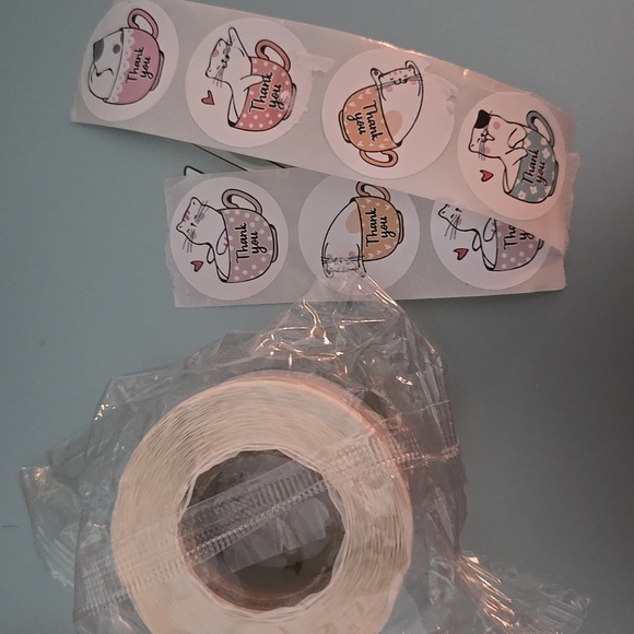 500 Roll Of Thank You Stickers With Precious Cat In Cups Design - Picture 3 of 4